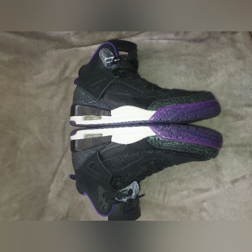 Jordan Spizike Black Court Purple Sneakers - Picture 6 of 14